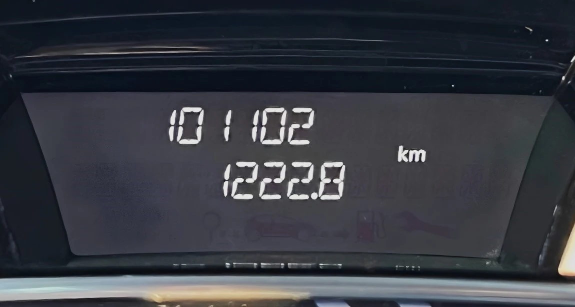Renault Clio 1.2i 2015г, снимка 12 - Автомобили и джипове - 56075056