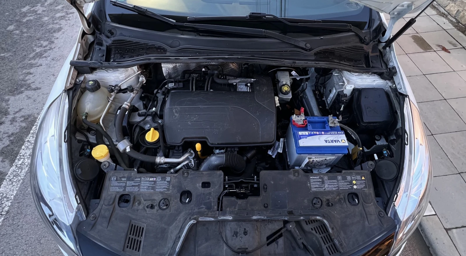 Renault Clio 1.2i 2015г, снимка 13 - Автомобили и джипове - 56075056