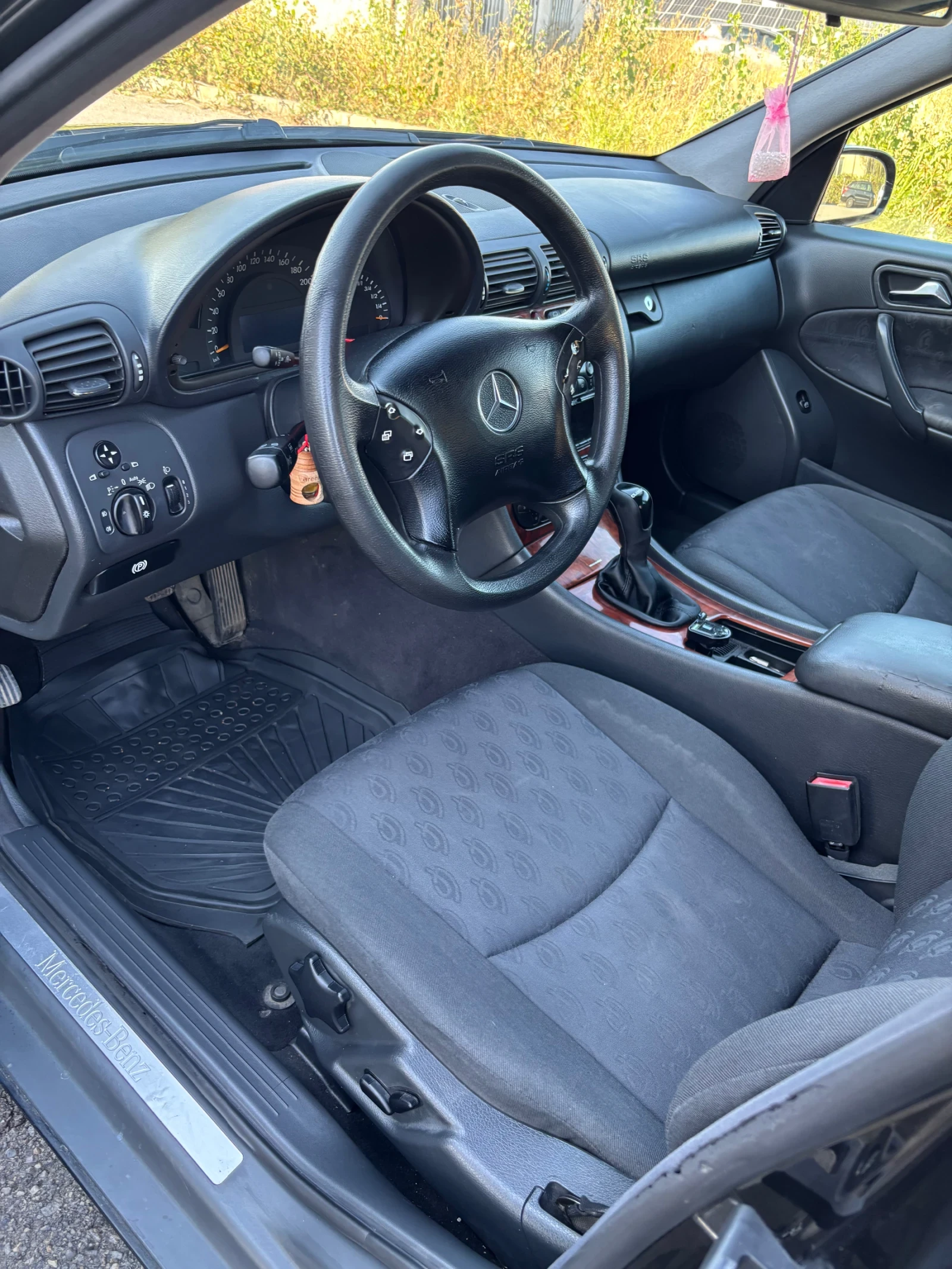 Mercedes-Benz C 220, снимка 7 - Автомобили и джипове - 56133651