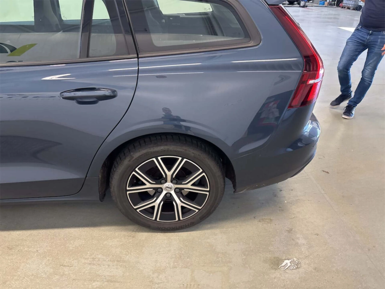 Volvo V60 2.0 B4 D MHEV ESSENTIAL NAVI LED, снимка 6 - Автомобили и джипове - 56163556