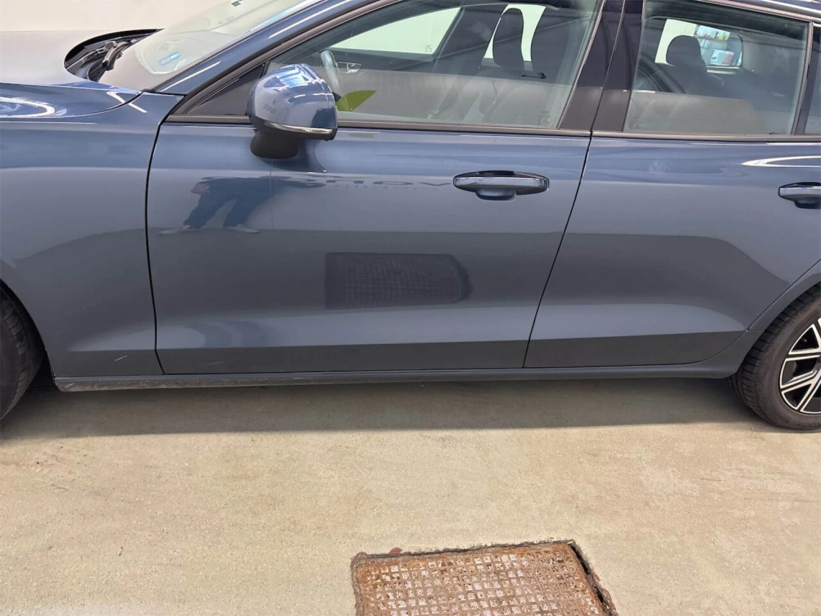 Volvo V60 2.0 B4 D MHEV ESSENTIAL NAVI LED, снимка 8 - Автомобили и джипове - 56163556