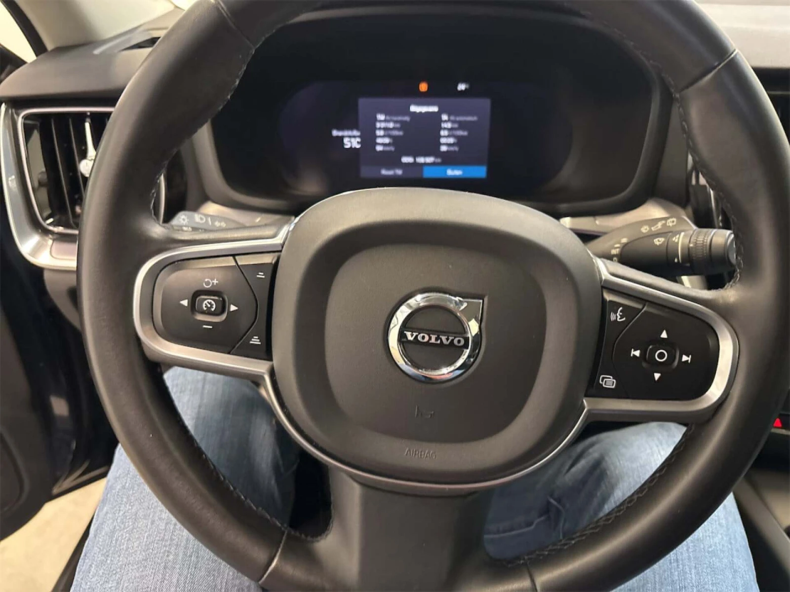 Volvo V60 2.0 B4 D MHEV ESSENTIAL NAVI LED, снимка 11 - Автомобили и джипове - 56163556
