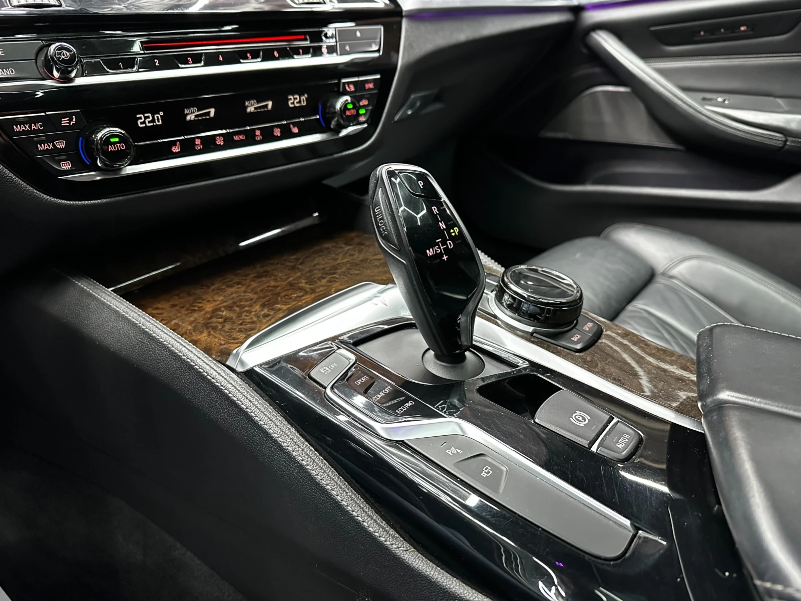 BMW 540 340кс/XDrive/реални км, снимка 12 - Автомобили и джипове - 56718574