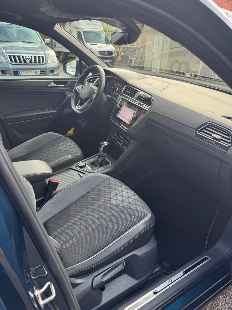 VW Tiguan 2.0 TDI-SCR 4MOTION 360 Градуса, снимка 10 - Автомобили и джипове - 52450001