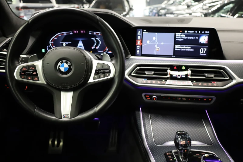 BMW X7 4.0d* INDIVIDUAL* SWAROVSKI* PANO* 360* , снимка 10 - Автомобили и джипове - 53397034