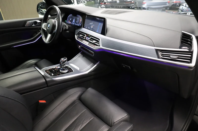 BMW X7 4.0d* INDIVIDUAL* SWAROVSKI* PANO* 360* , снимка 15 - Автомобили и джипове - 53397034