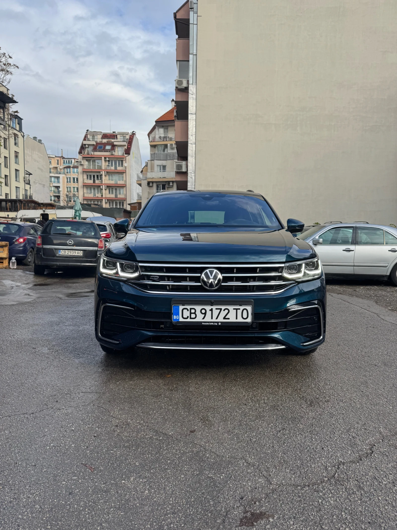 VW Tiguan 2.0 TDI-SCR 4MOTION 360 Градуса - изображение 2