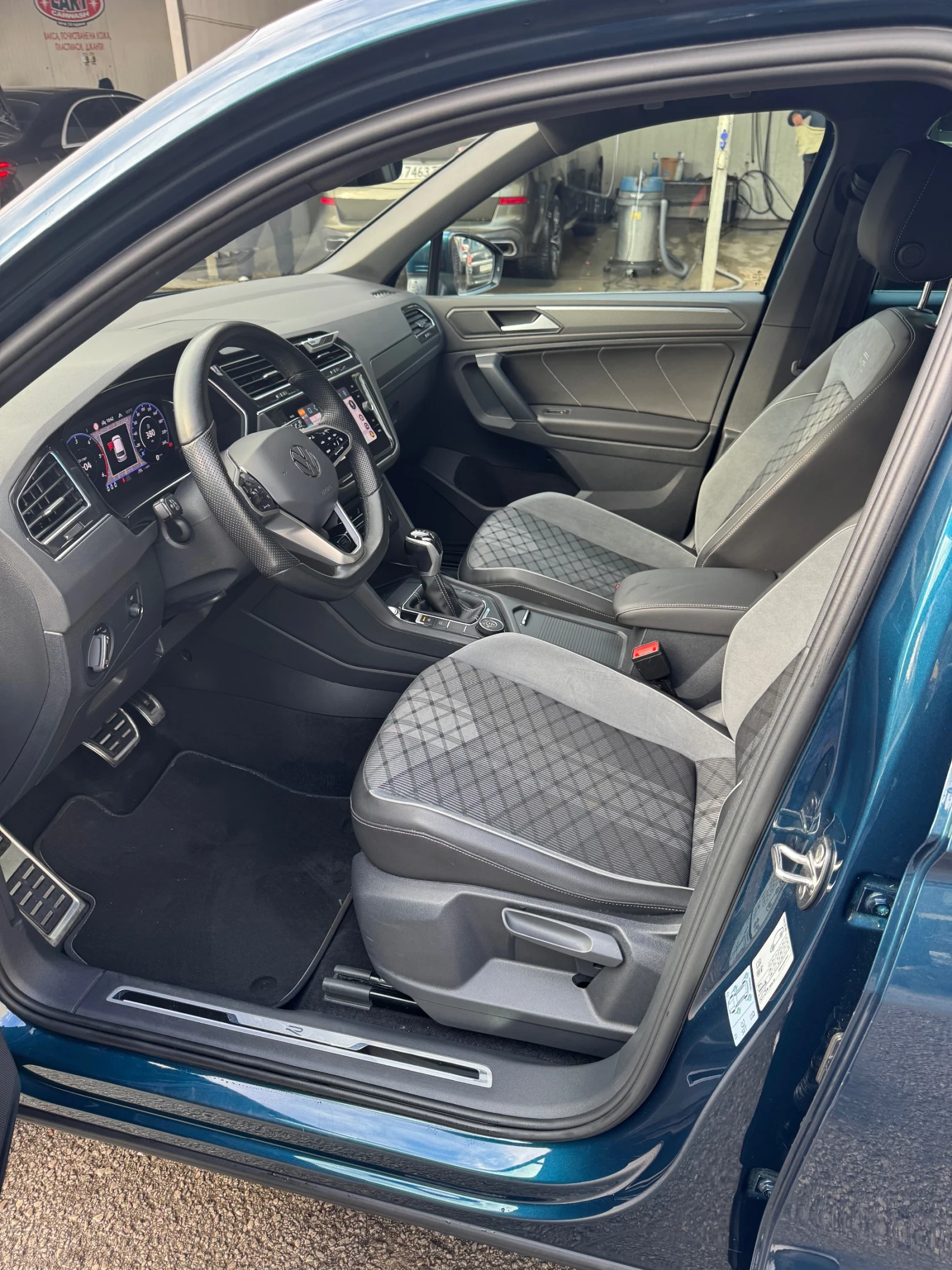 VW Tiguan 2.0 TDI-SCR 4MOTION 360 Градуса - изображение 9