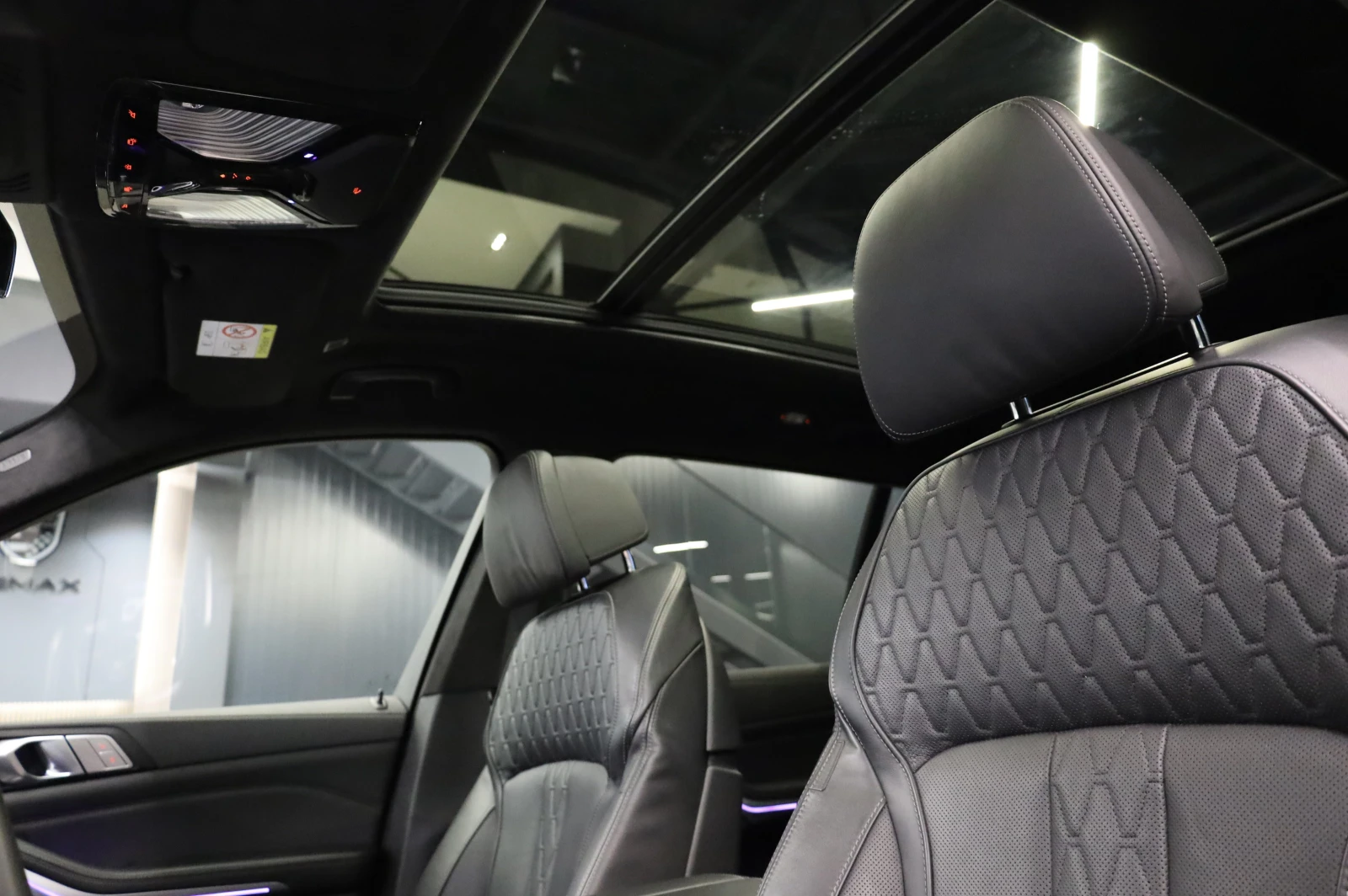 BMW X7 4.0d* INDIVIDUAL* SWAROVSKI* PANO* 360*  | Mobile.bg � ����������� 13