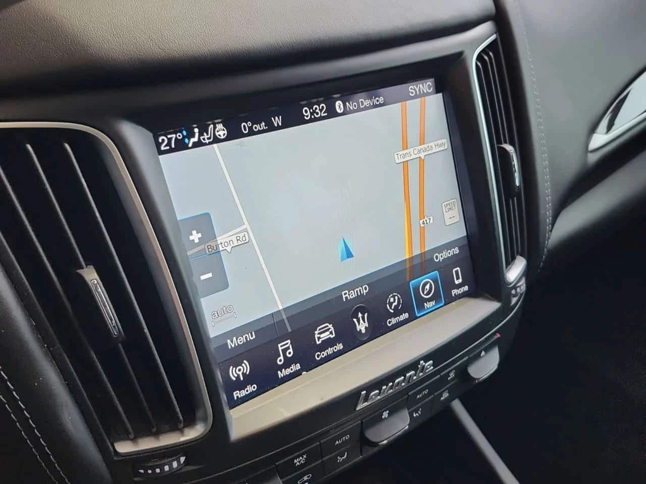 Maserati Levante 3.8L  CARFAX, снимка 13 - Автомобили и джипове - 53734648