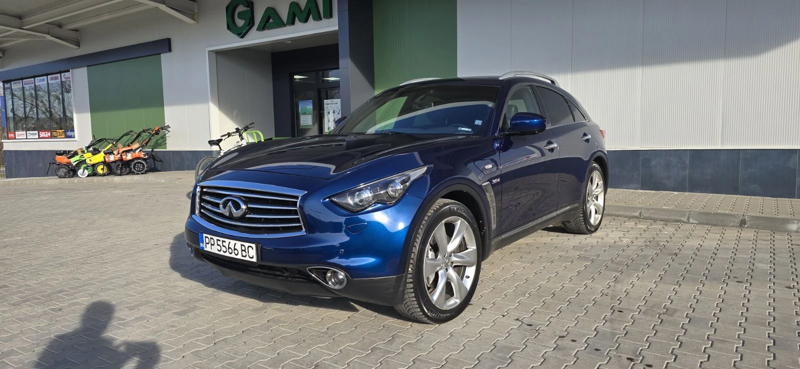 Infiniti QX70 S Premium