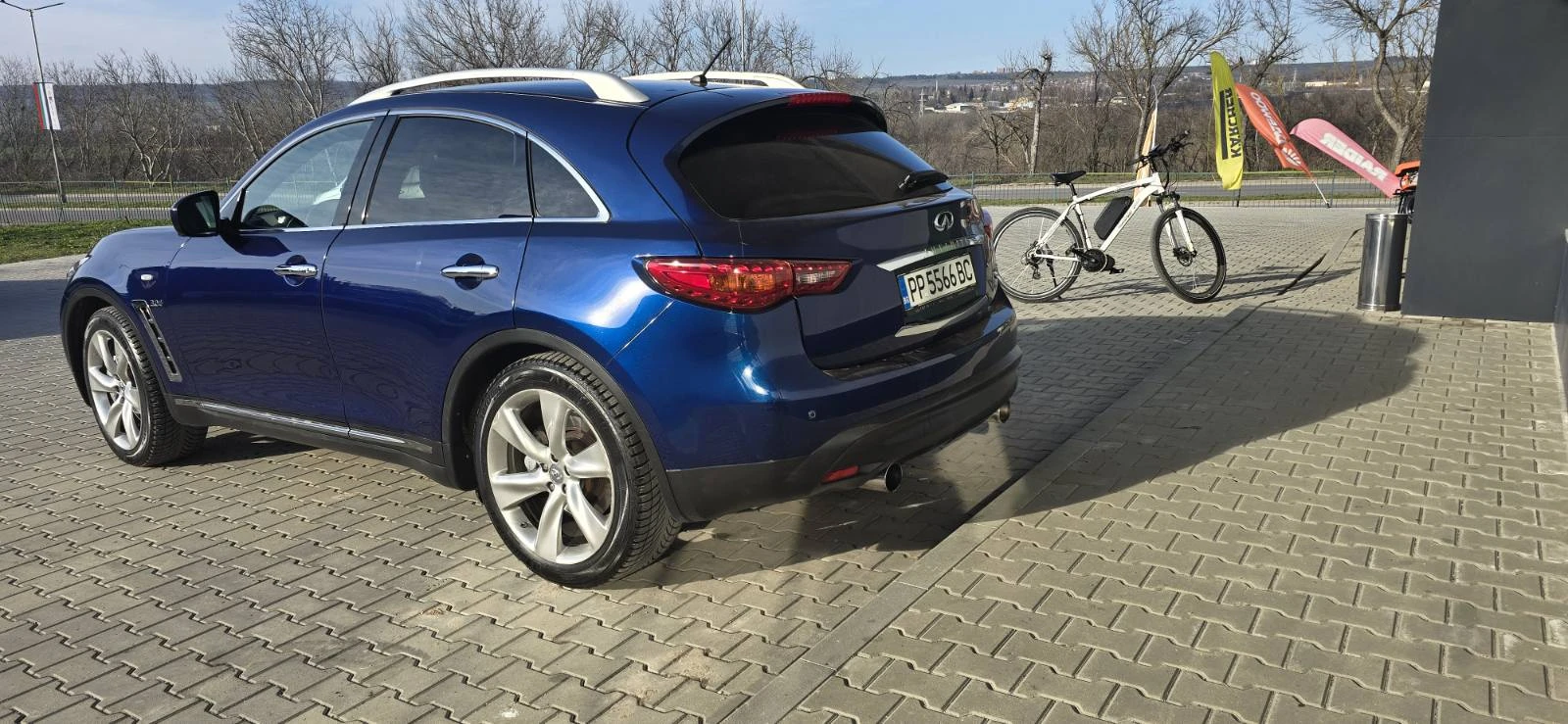 Infiniti QX70 S Premium, снимка 5 - Автомобили и джипове - 53738625