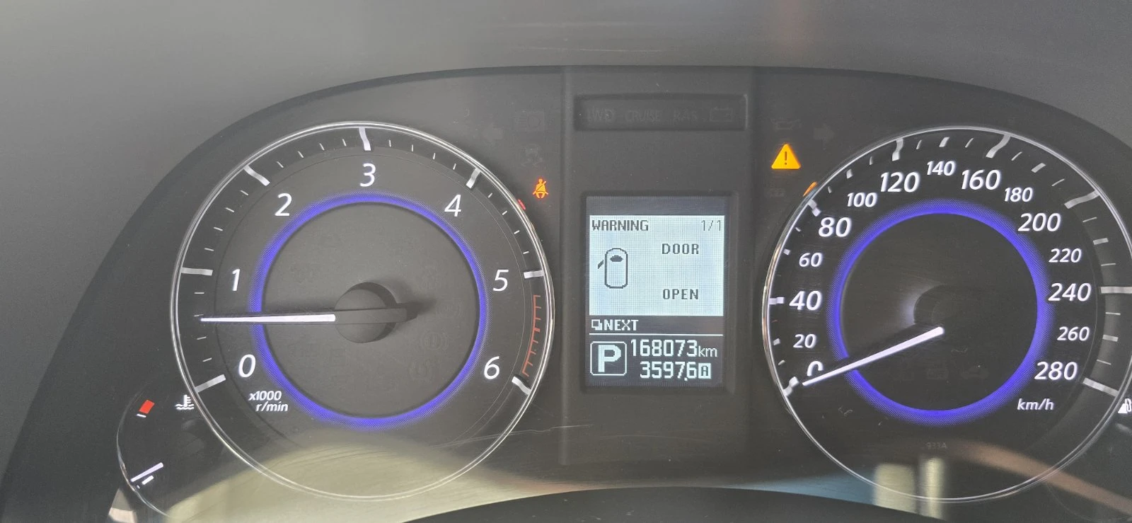 Infiniti QX70 S Premium, снимка 8 - Автомобили и джипове - 53738625