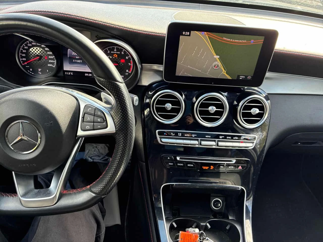 Mercedes-Benz GLC 43 AMG * CARFAX * БЕЗ ПЪРВОНАЧАЛНА ВНОСКА, снимка 9 - Автомобили и джипове - 54384721
