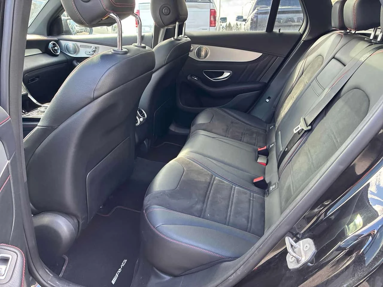 Mercedes-Benz GLC 43 AMG * CARFAX * БЕЗ ПЪРВОНАЧАЛНА ВНОСКА, снимка 12 - Автомобили и джипове - 54384721