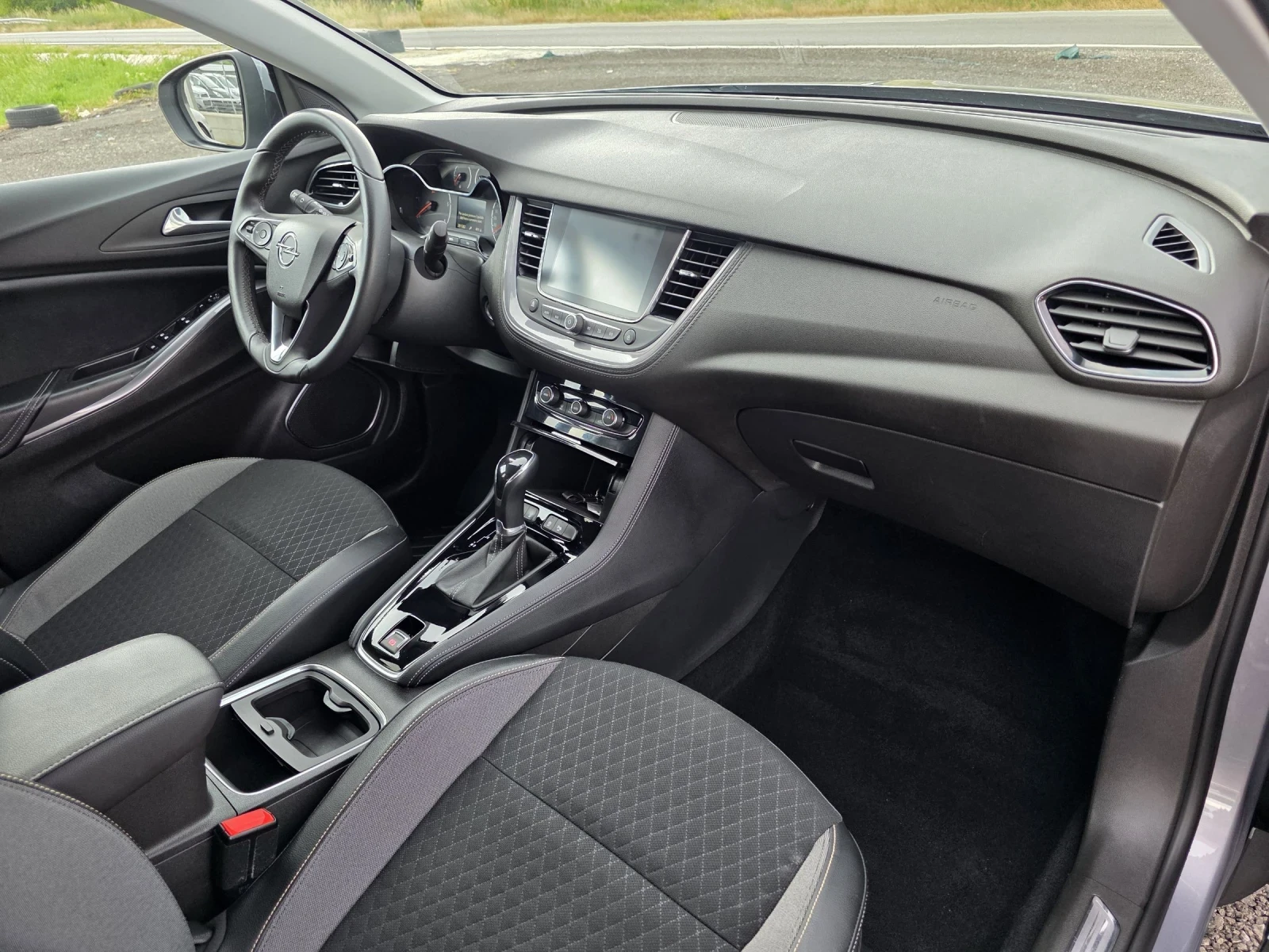 Opel Grandland X 1.6d Cosmo LED, снимка 12 - Автомобили и джипове - 55048261