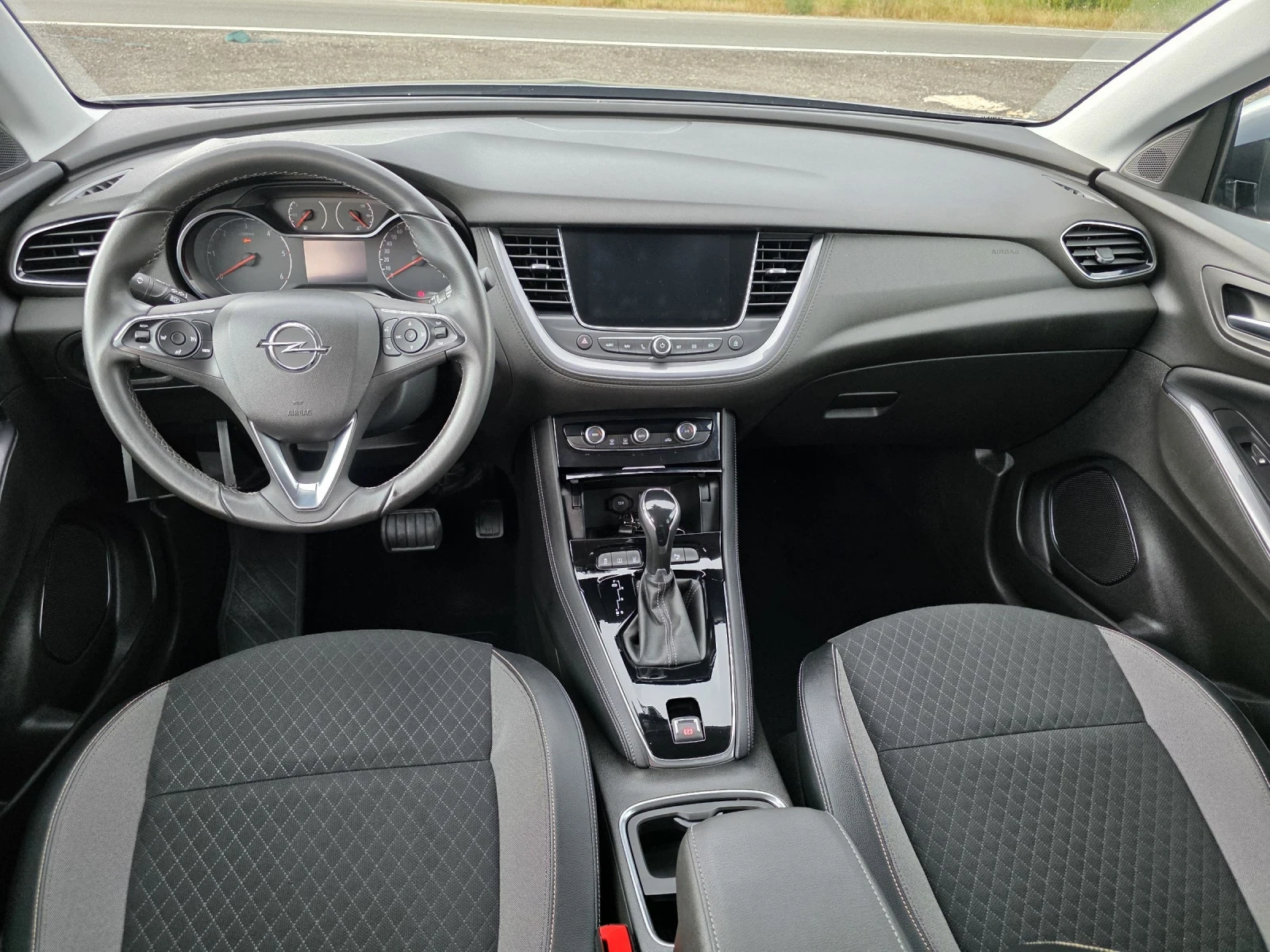 Opel Grandland X 1.6d Cosmo LED, снимка 13 - Автомобили и джипове - 55048261