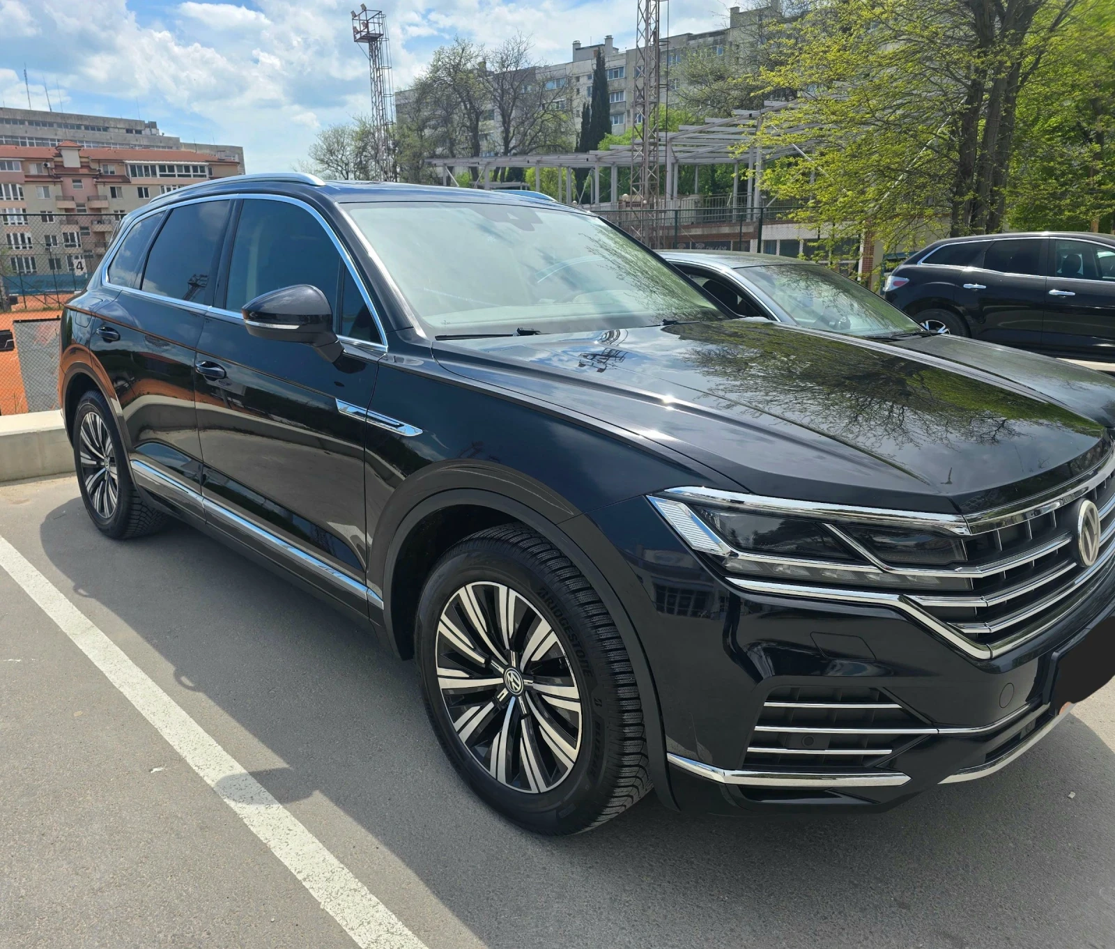 VW Touareg 3.0 V6 4Motion Full, снимка 2 - Автомобили и джипове - 55130856