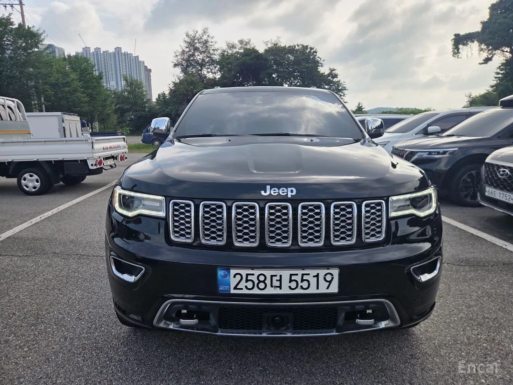 Jeep Grand cherokee 3.6* V6* 8ZF* OVERLAND* ДИСТРОНИК* ОБДУХВАНЕ* КАМЕ, снимка 5 - Автомобили и джипове - 55554907