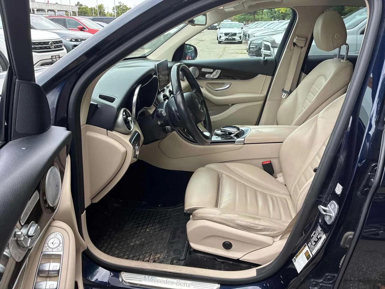 Mercedes-Benz GLC 300 CARFAX/ПАНОРАМА/ПОДГРЕВ/НАВИ/ПАМЕТ/360/КЛИП, снимка 5 - Автомобили и джипове - 55589703