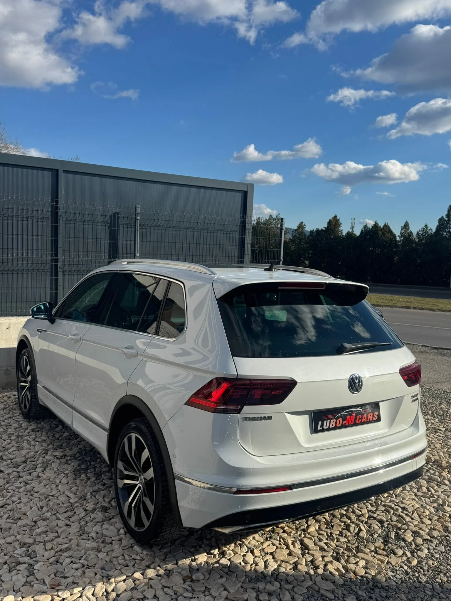 VW Tiguan R-LINE/240/4Motion/DSG/FULL/TOP, снимка 6 - Автомобили и джипове - 55627096