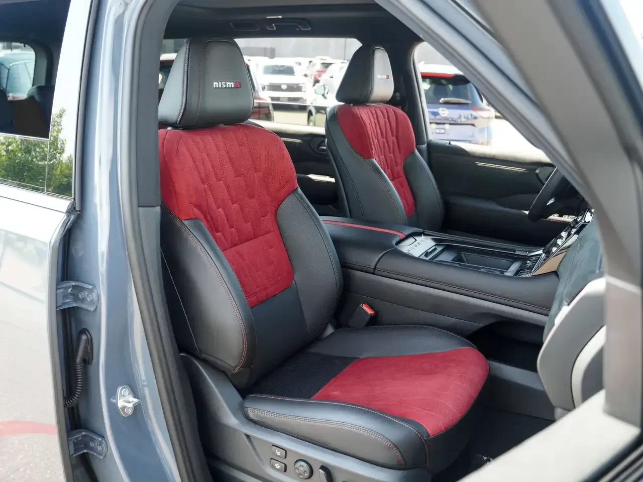Nissan Armada NISMO 4x4 (Демо автомобил), снимка 13 - Автомобили и джипове - 55907418
