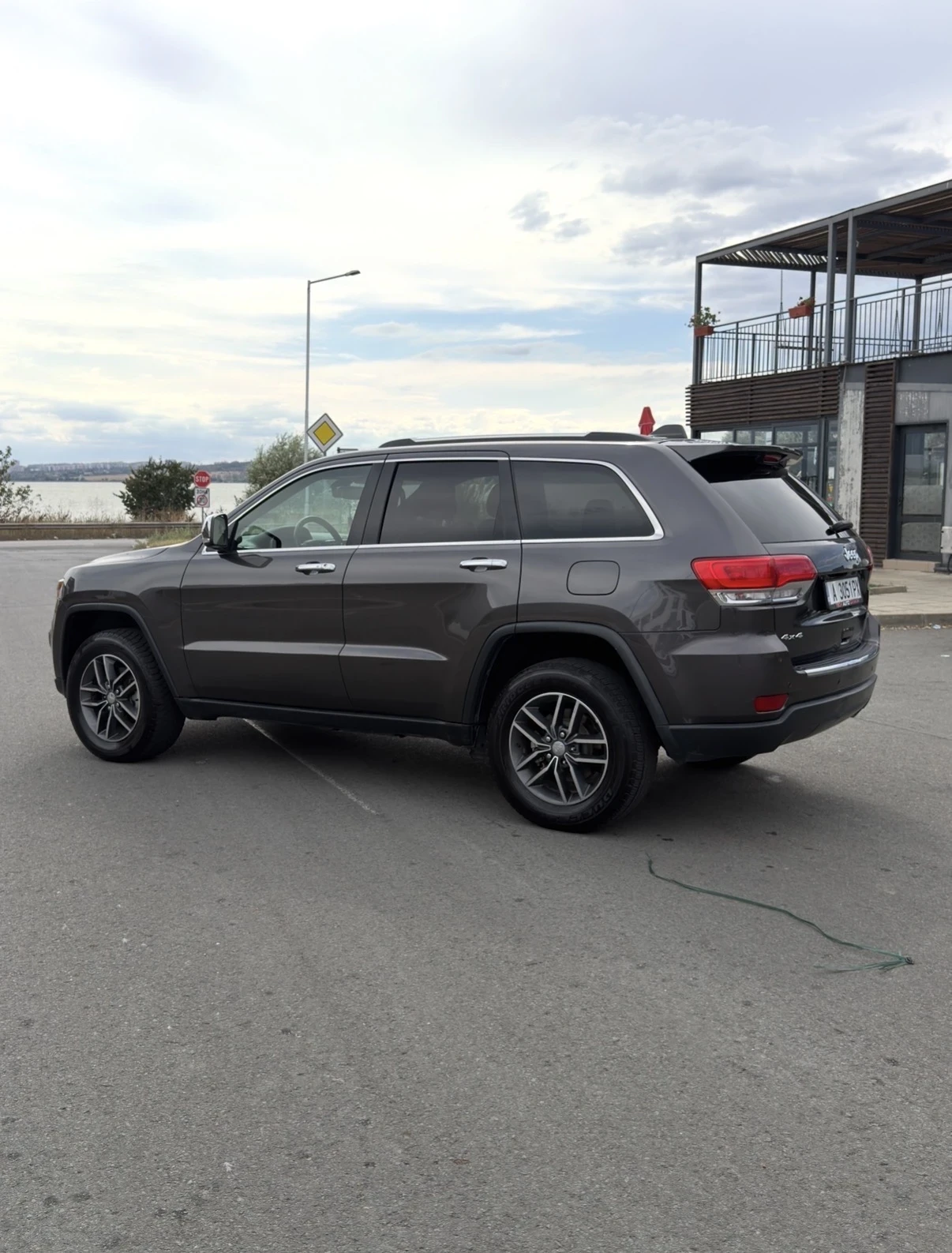 Jeep Grand cherokee 3.6 Limited/4x4/Full/Led, снимка 6 - Автомобили и джипове - 56245838