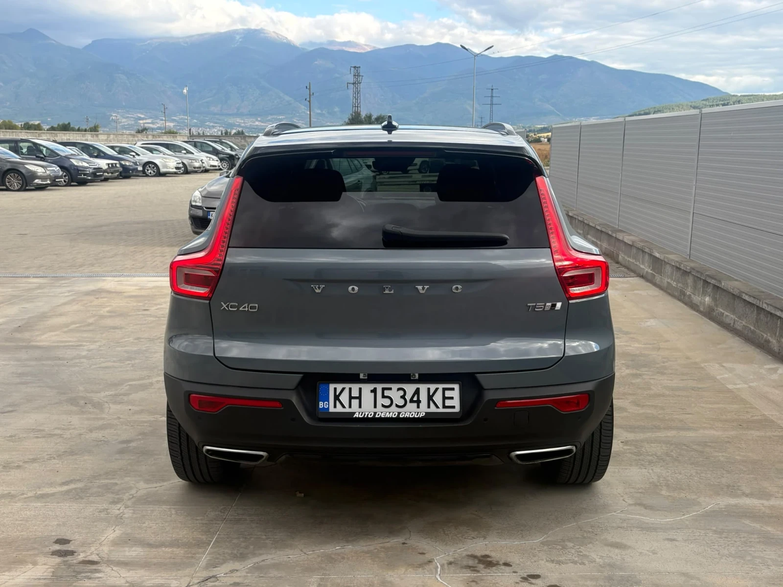 Volvo XC40 2.0T T5 R Design, снимка 5 - Автомобили и джипове - 56247194