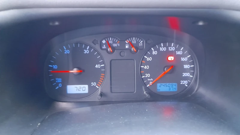 VW Transporter 2.5TDI 102kc 245x km, снимка 13 - Бусове и автобуси - 53480297