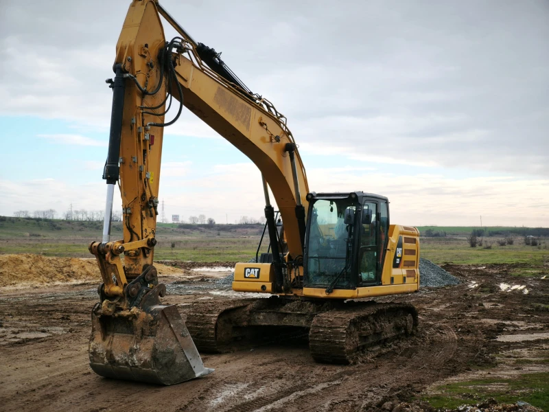 Багер Caterpillar 320, снимка 2 - Индустриална техника - 53110956