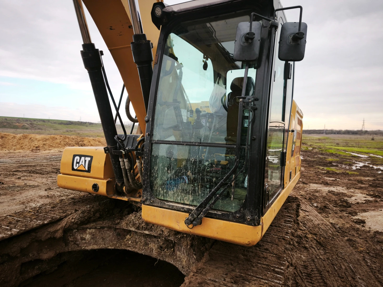 Багер Caterpillar 320 - изображение 5