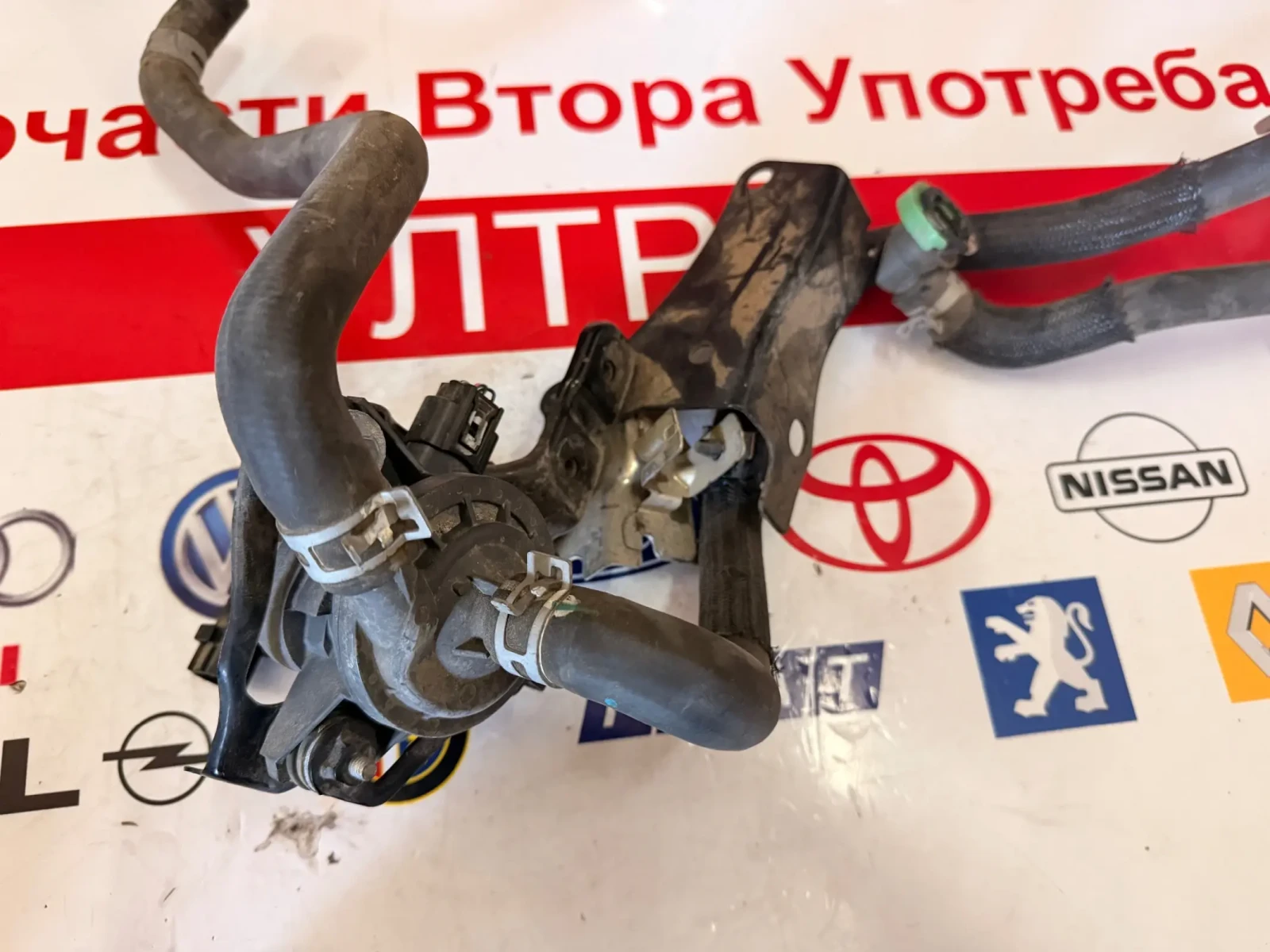 G9040-52010 Водна/цирколационна помпа TOYOYA AURIS E180 HYBRID  2017  G9040-52010 