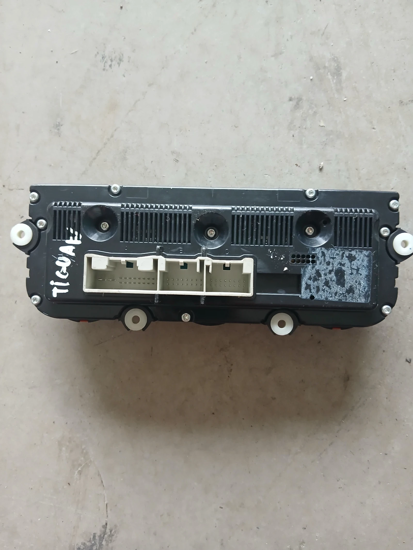 788 884-15 климатроник Vw Tiguan , снимка 2 - Части - 54855019