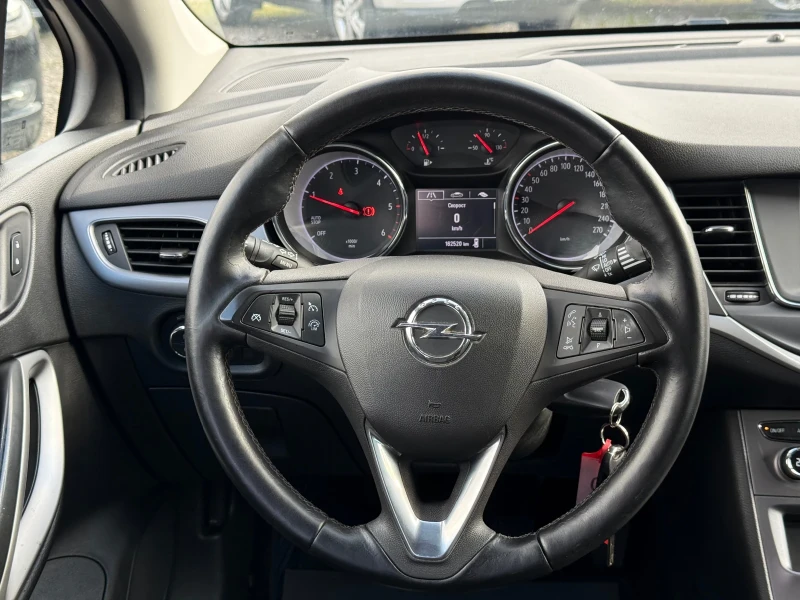 Opel Astra 1.6CDTI  * * FULL* * , снимка 13 - Автомобили и джипове - 48285946