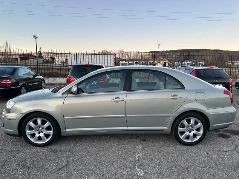 Toyota Avensis 2.4 Автоматик, снимка 15 - Автомобили и джипове - 48369288