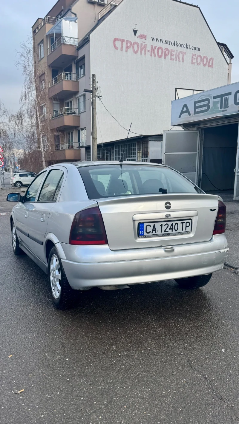 Opel Astra 2.2 DTI, снимка 4 - Автомобили и джипове - 48371178