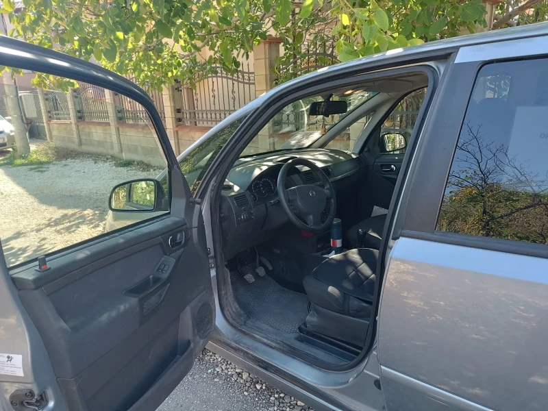 Opel Meriva 1700CDTi, снимка 9 - Автомобили и джипове - 52597272