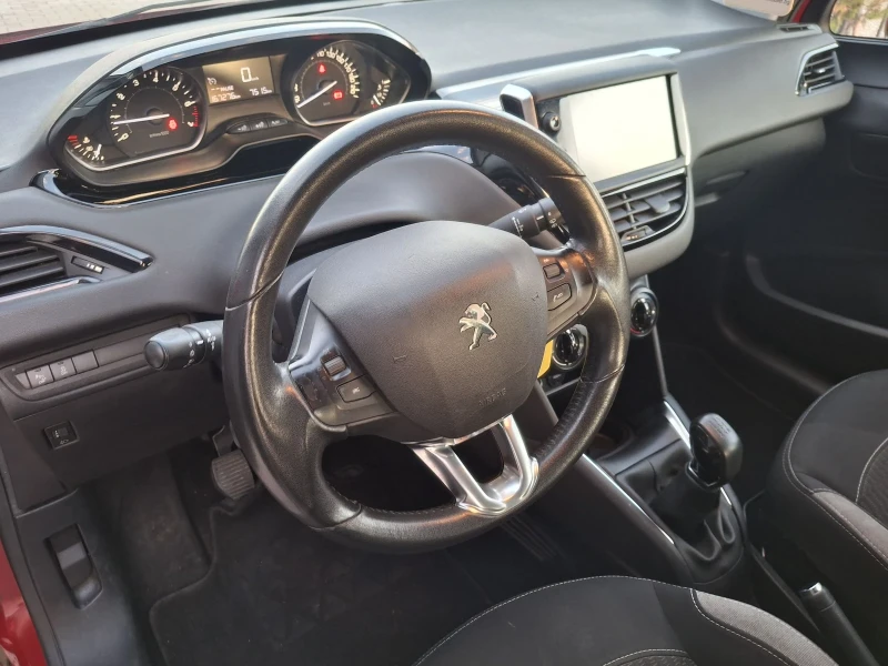 Peugeot 208 1.2benzin * euro6 * COC  * * TOP, снимка 14 - Автомобили и джипове - 52110461
