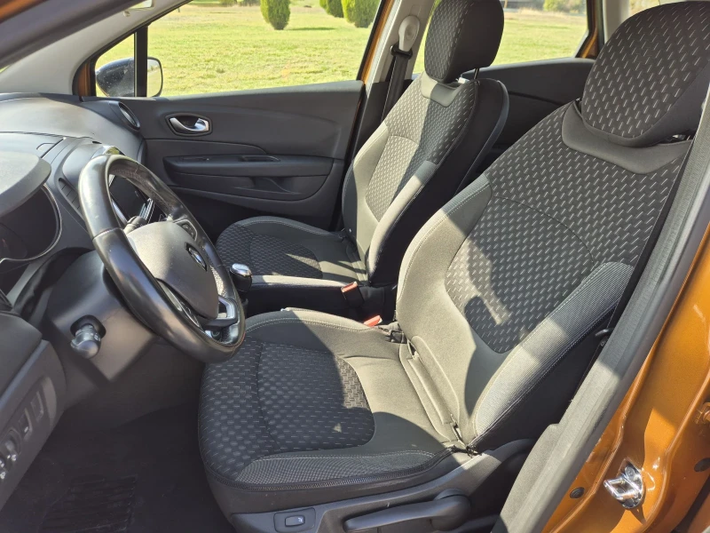 Renault Captur 1.5DCI, снимка 9 - Автомобили и джипове - 52120570
