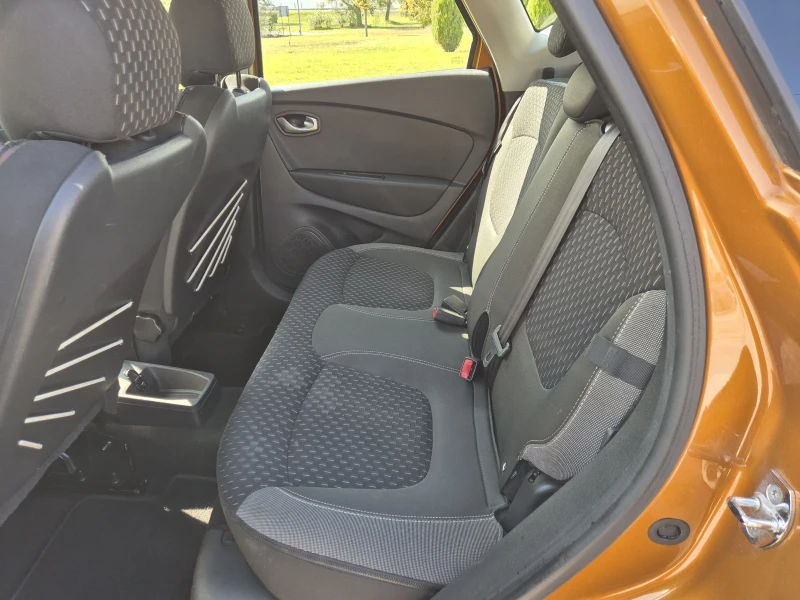 Renault Captur 1.5DCI, снимка 14 - Автомобили и джипове - 52120570