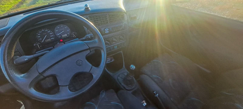 VW Golf 2.0 бензин (115 к.с.) Предно (FWD) , снимка 12 - Автомобили и джипове - 52258756
