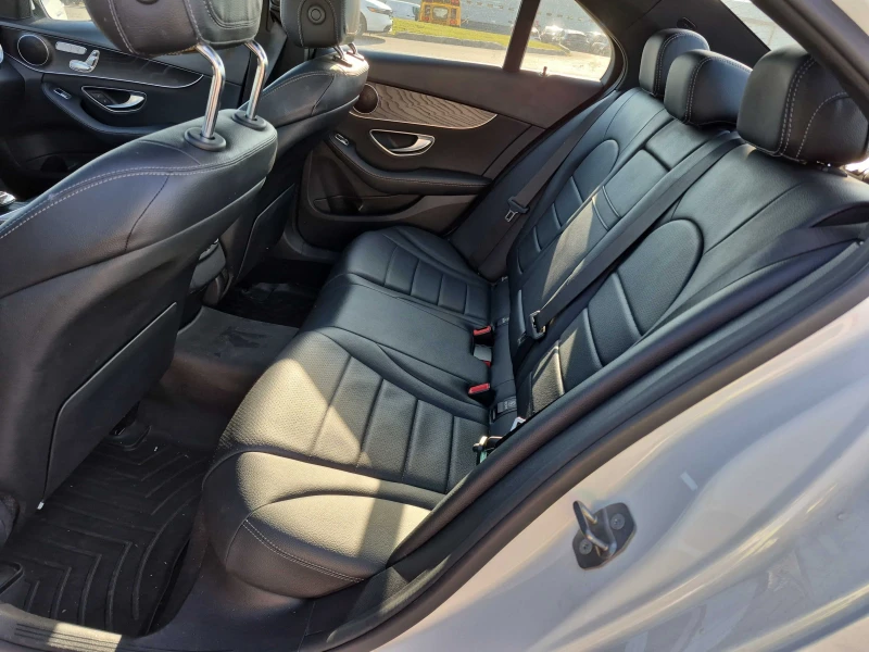 Mercedes-Benz C 300 CARFAX * * АВТО КРЕДИТ * * , снимка 12 - Автомобили и джипове - 52540291
