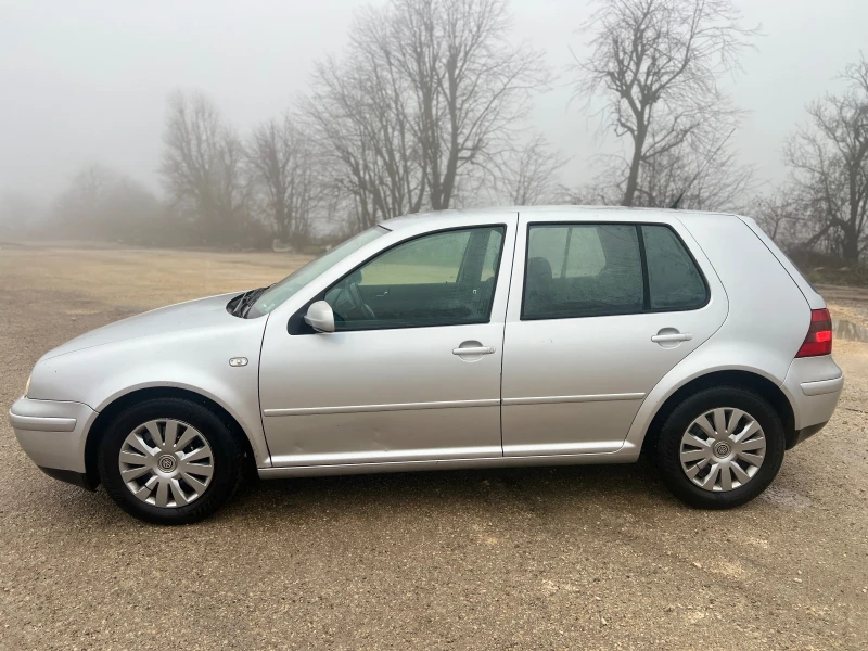 VW Golf 1.6, снимка 4 - Автомобили и джипове - 52678348