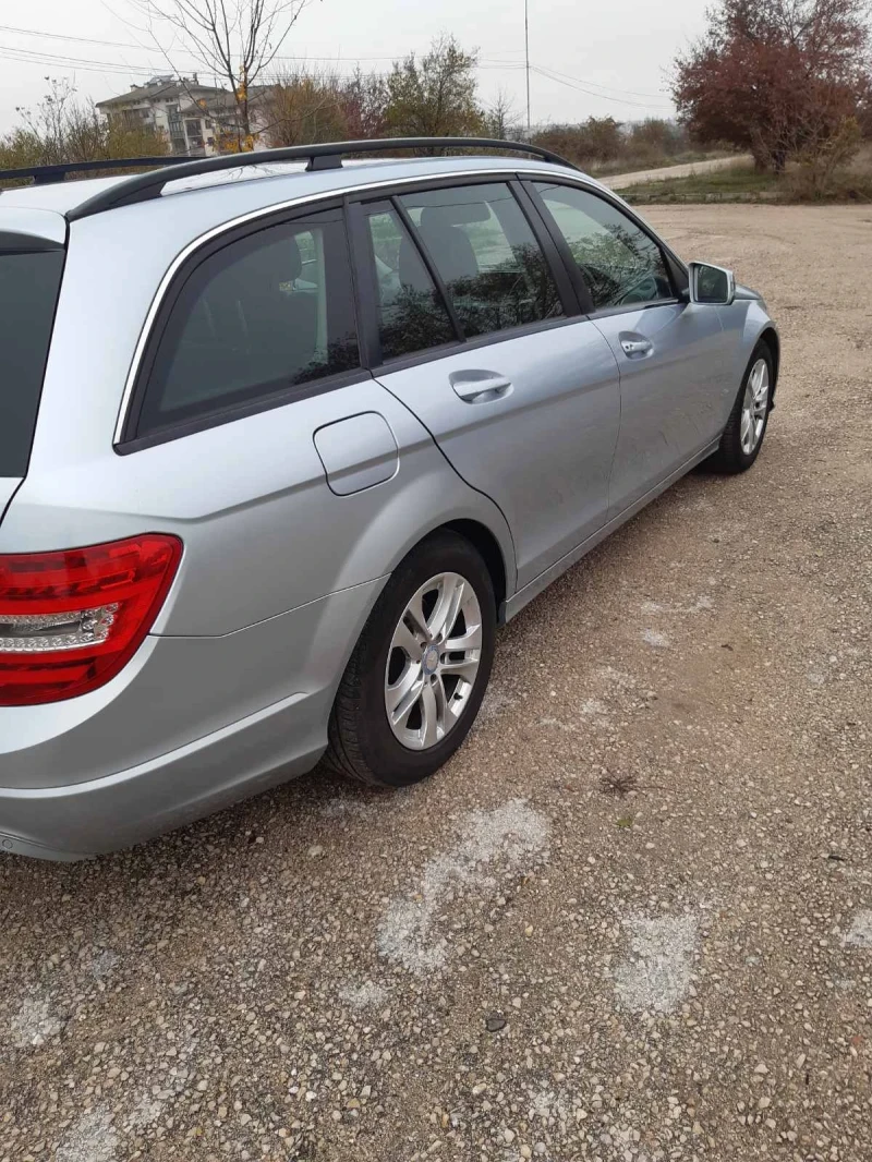 Mercedes-Benz C 220, снимка 4 - Автомобили и джипове - 52817369