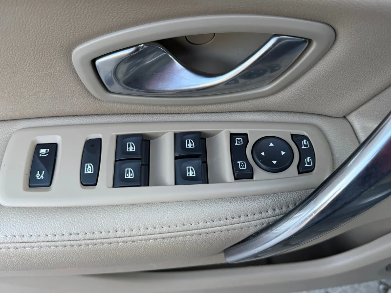 Renault Latitude 3.0dCi V6-241ps, снимка 11 - Автомобили и джипове - 53154374