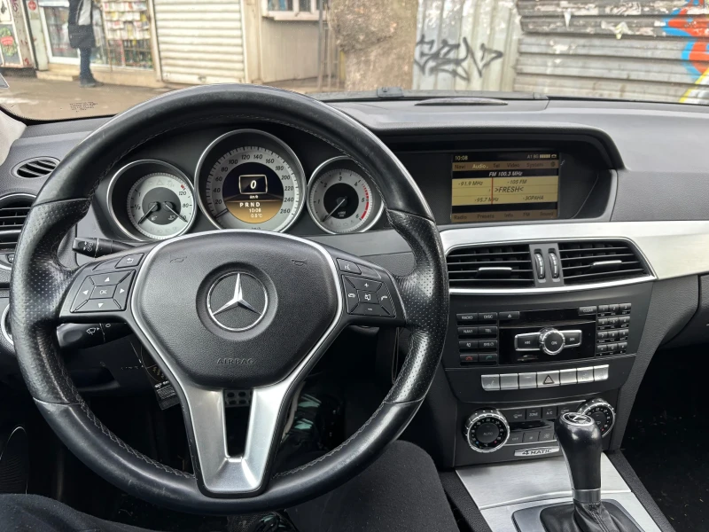 Mercedes-Benz C 350 4matic * AMG Пакет , снимка 9 - Автомобили и джипове - 53350504