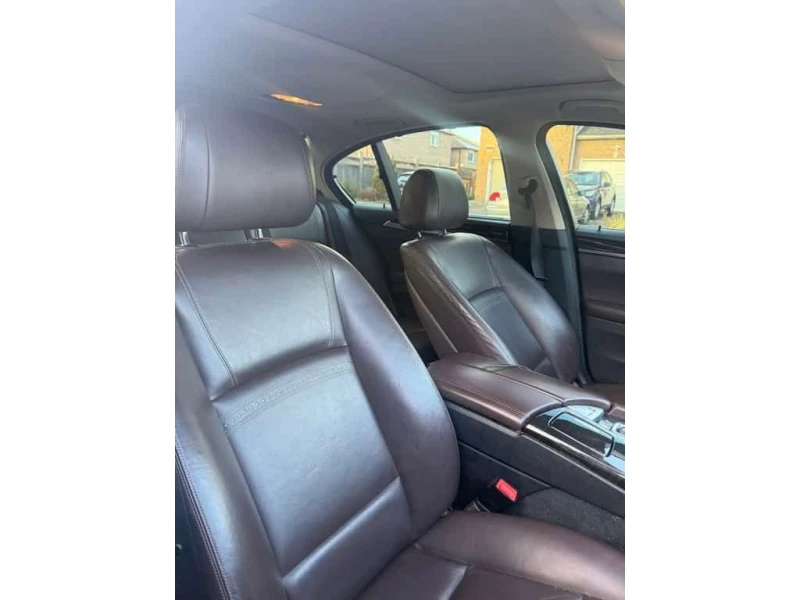 BMW 535 * 4dr Sdn 535d xDrive AWD * CARFAX * ЦЕНА ДО БГ, снимка 8 - Автомобили и джипове - 53529219