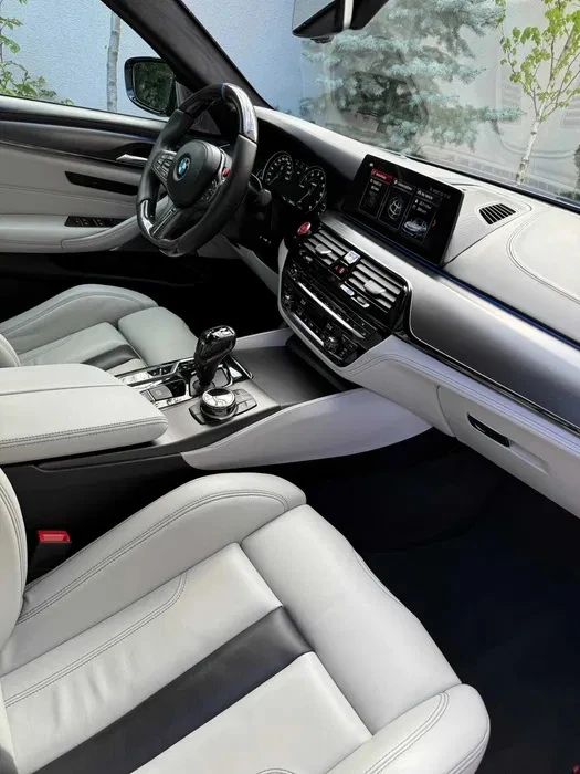 BMW M5 4.4 Twin Turbo xDrive, снимка 8 - Автомобили и джипове - 54201698