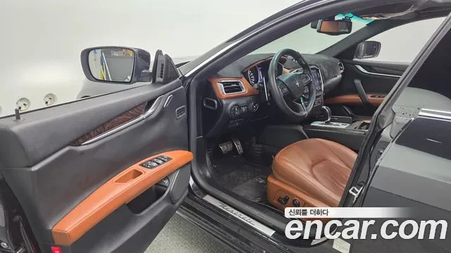 Maserati Ghibli, снимка 5 - Автомобили и джипове - 54753984