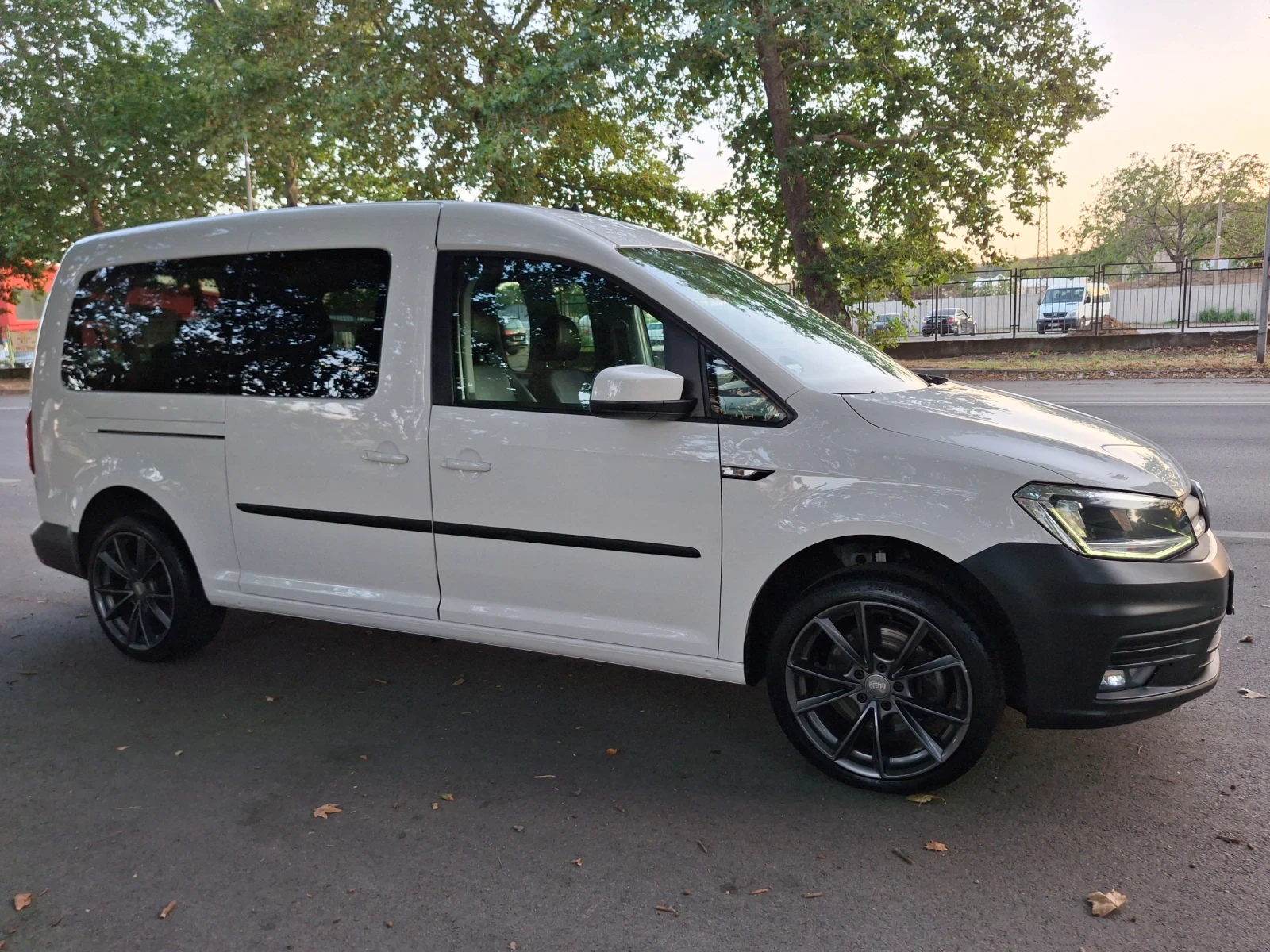 VW Caddy Vw 2.0TDI 150kc 7 Mesta  - изображение 6